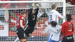 El Zaragoza sale vivo del bombardeo de Osasuna