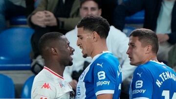 Abqar encarándose con Sylla.