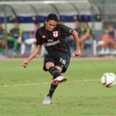 Gazzetta: Bacca entre las razones que hacen sonreír al Milan