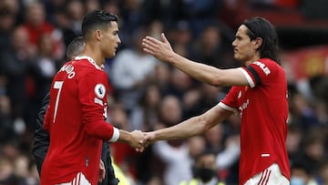 Manchester United&#039;s Cristiano Ronaldo comes on as a substitute to replace Edinson Cavani.