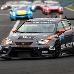 WTCR: dos cuartos puestos de Mikel Azcona en Hungría