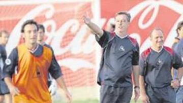 <b>APUESTA. </b>Ferrando y su plantilla podrían estar 10 días de asueto.