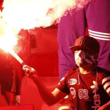 La ANFP denunció a la U por las bengalas ante Unión Española