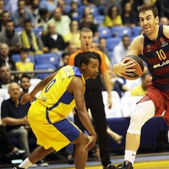 Víctor Claver se queda sin Clásico: cuatro semanas de baja