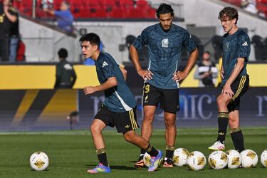 Javier Aguirre: “Me ha gustado su conducta, son muy ordenados, serios y profesionales”