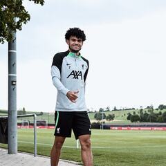 Luis Díaz, admirado e idolatrado por juveniles de Liverpool
