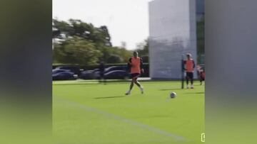 El Tottenham alucina con Bale: Goles y goles en su práctica