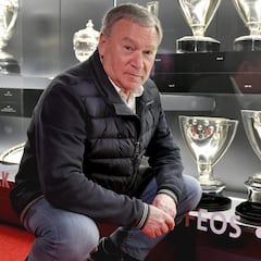 Javi Clemente ahoga en flanes las penas del Athletic