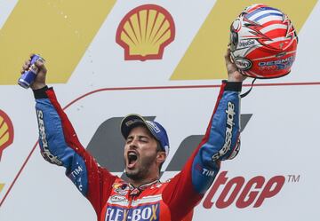 El triunfo de Dovizioso retrasa el alirón de Márquez