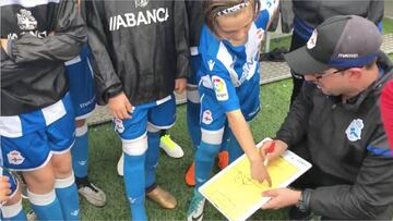 Tiene 12 a?os, se llama Dani Est¨¦vez y entiende el juego como un adulto: ha nacido una estrella