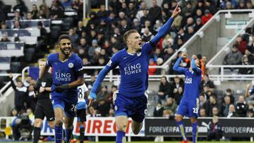 Los jugadores del Leicester City, celebrando un gol durante un partido de Premier League.