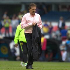 América quiere títulos en su centenario; La Volpe sólo tiene uno en 33 años