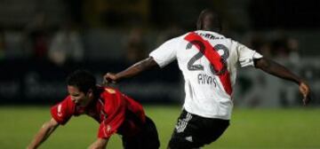 En su corto paso por River jugó un clásico en 2007. 