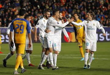 Los blancos solventaron su trámite en Chipre con una fácil y cómoda goleada. No hubo color de principio a fin: Benzema (dos), Cristiano (dos), Nacho y Modric fueron los goleadores madridistas.