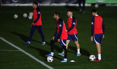 Primer entrenamiento sin los internacionales y ¨²ltimo del Cholo