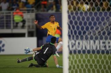 Brasil ganó 5-0 a Bolivia en Natal. 