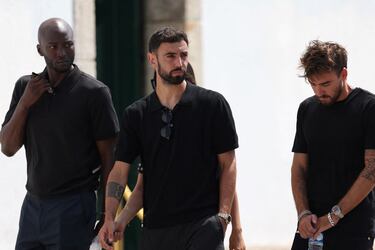 Danilo Pereira, Bruno Fendrich Y Ricardo Horta llegaN al funeral de Diogo Jota y su hermano André Silva en la Igreja Matriz de Gondomar el 5 de julio de 2025 en Gondomar, Portugal.