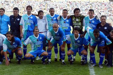 Luego de un año en la Primera División, La Piedad es vendida a Querétaro. El equipo Celaya se convierte durante seis meses en Colibríes de Morelos, aunque ese intento dura poco al descender a la Primera A. Ese año la FMF desaparece de un plumazo dos franquicias, Querétaro e Irapuato, supuestamente porque ambos eran manejados con recursos de dudosa procedencia. Así se puede reducir la Liga de 20 a 18 equipos. Necaxa cambia de sede, abandona la ciudad de México y se va a Aguascalientes.