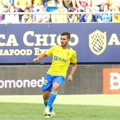 Chust regresa al Cádiz hasta 2026