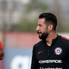 Isla elige a su sucesor en la Roja