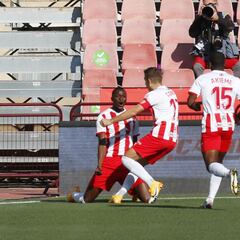 Sadiq y Corpas, sociedad de moda