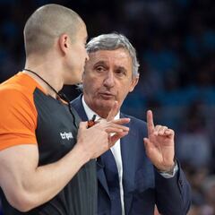 "El Barça es un club con honra: no hablamos de los árbitros"