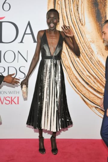 La modelo sursudanesa Alek Wek en los CFDA Fashion Awards.