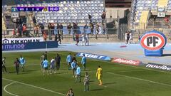 Bochorno en el fútbol chileno: hinchas de Audax y Unión se pelean; los jugadores actuaron como guardias