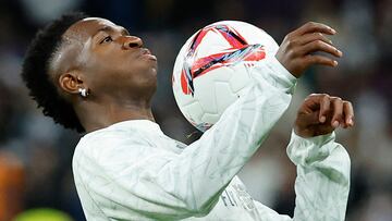 El impresionante reloj que recibió como regalo Vinicius