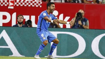 Ángel, delantero de Getafe, celebrando uno de sus goles.