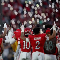 How much does the winner of the College Football Playoff National Championship earn?