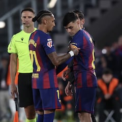 Raphinha y Pedri, juntos 68 días después