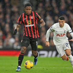 Paul Robinson cuestiona a Iraola por Luis Sinisterra