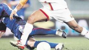 <b>RUMBO AL MUNDIAL. </b>Mancini, de blanco, está siendo clave en el actual Roma sin Totti y es probable que esté en Alemania con Brasil.