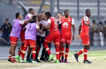 El campeón de Colombia ganó 2-0 con goles de Arango y Plata.