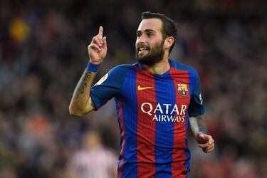 Al Sevilla llegó en la 2014-15 procedente del Almería. Tras ello fichó por el Barcelona tras pagar 17 millones de euros.