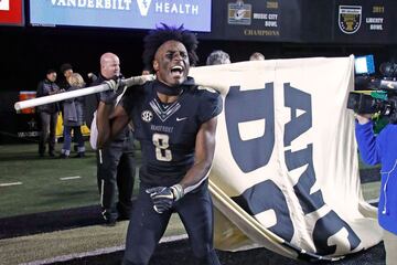 Diez defensive backs a seguir en agencia libre y el Draft