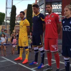 El Alcorcón presenta sus nuevas equipaciones