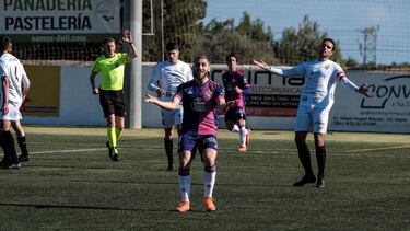 SANTA EULALIA (IBIZA) 16/01/2021.- El jugador del Real Valladolid Shon Weissman reacciona tras una acción contra el Peña Deportiva durante su partido de dieciseisavos de final de la Copa del Rey de fútbol disputado este sábado