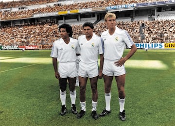 30 TREINTA LIGAS BLANCAS  REAL MADRID TOMO3 TOMO 3 
VIGESIMOPRIMERA LIGA TEMPORADA 1985 - 1986  85/86
LA QUINTA DE LOS MACHO HUGO SANCHEZ GORDILLO Y MACEDA 