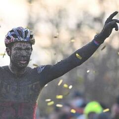 Orts, 15º en el regreso triunfal de Van Aert al ciclocross