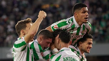 Pellegrini destaca actuación y labor del Cucho en la cancha.