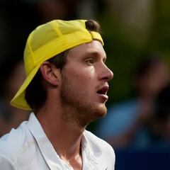 Jarry da pelea pero se despide de Roland Garros en el debut