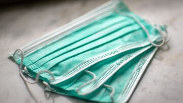 Las únicas mascarillas quirúrgicas que frenan las gotas de tos