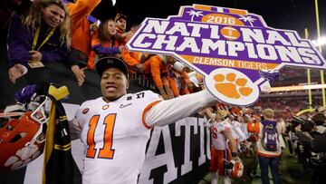 TAMPA, FL - JANUARY 09: Safety Isaiah Simmons #11 of the Clemson Tigers celebrates after defeating the Alabama Crimson Tide 35-31 to win the 2017 College Football Playoff National Championship Game at Raymond James Stadium on January 9, 2017 in Tampa, Florida.   Jamie Squire/Getty Images/AFP
 == FOR NEWSPAPERS, INTERNET, TELCOS &amp; TELEVISION USE ONLY ==