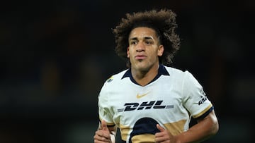 Adalberto Carrasquilla of Pumas during the 12th round match between Pumas UNAM and Guadalajara as part of the Liga BBVA MX, Torneo Apertura 2025 at Olimpico Universitario Stadium, on October 05, 2025 in Mexico City, Mexico.