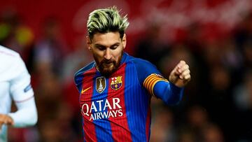 Lionel Messi, en una de las acciones del partido del domingo en las que llevó de cabeza a la defensa sevillista