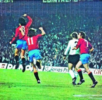 En los cuartos de final, España se enfrentó a Alemania Federal, la vigente campeona del mundo.
En la ida, en el Vicente Calderón, empataron a uno con goles de Santillana y Beer.
Los fallos arbitrales de la vuelta condenaron al equipo español y no fue posible pasar a semifinales.