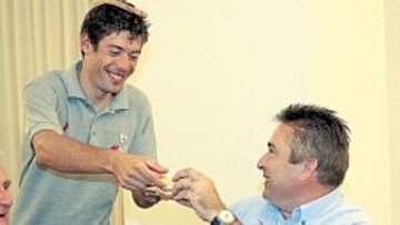 <b>APOYO INCONDICIONAL. </b>Freire y Antequera festejan el último título.