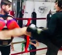 Jero retoma el Thai boxing y se anima a sacar las piernas